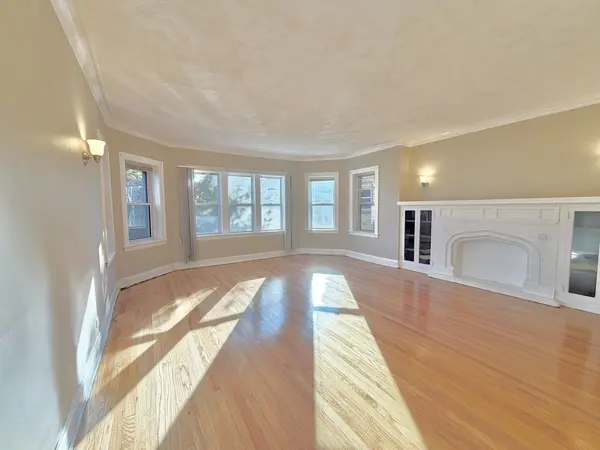 7840 S Jeffery BLVD #2, Chicago, IL 60649
