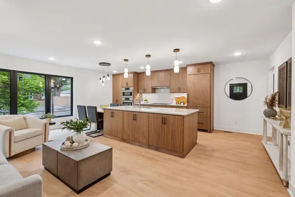 651 Sue PL, Saint Paul, MN 55116