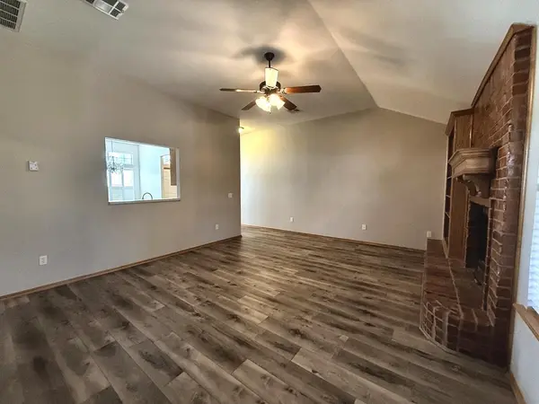 712 McConnell DR, Yukon, OK 73099
