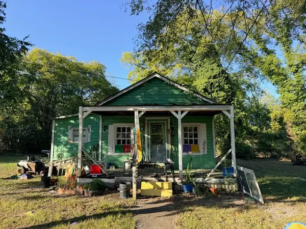 307 Robertson St, Fayetteville, TN 37334