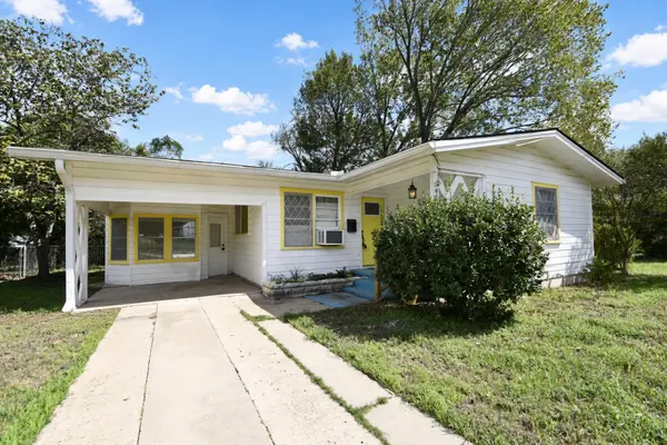 548 Bowser ST, Rockdale, TX 76567