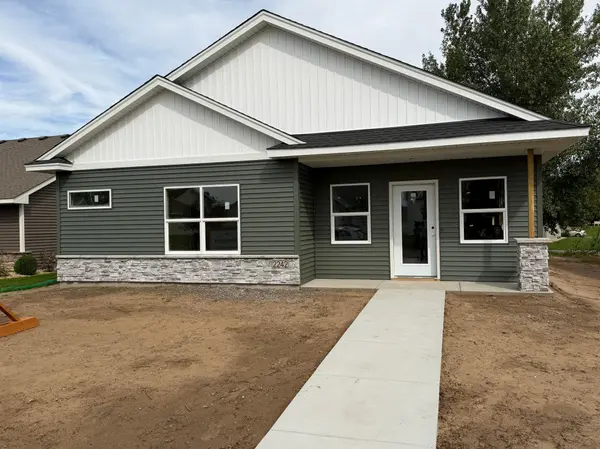2242 8th LN SE, Cambridge, MN 55008