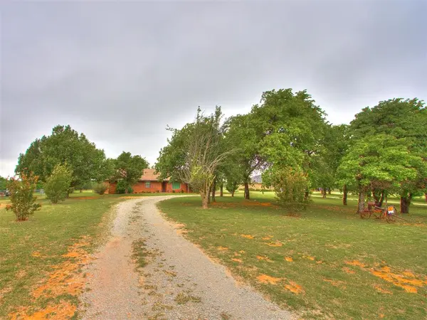 954 S Sara RD, Blanchard, OK 73010