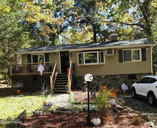 327 Wild Acres DR, Dingmans Ferry, PA 18328