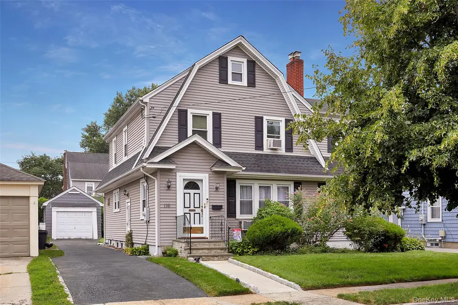 116 Oak ST, Floral Park, NY 11001
