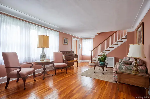 116 Oak ST, Floral Park, NY 11001