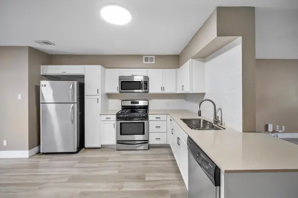 2303 East Side DR #109, Austin, TX 78704