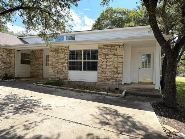 7 Country LN, Wimberley, TX 78676