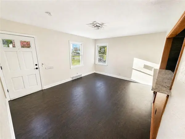 7523 Marty ST, Overland Park, KS 66204