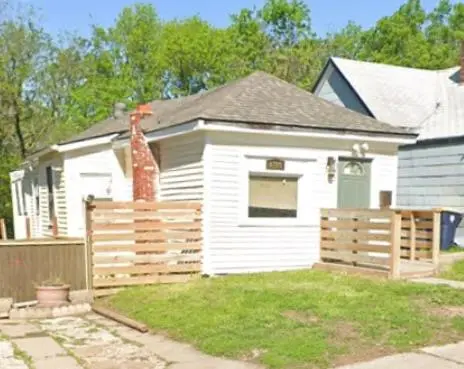 2726 Jackson AVE, Kansas City, MO 64128