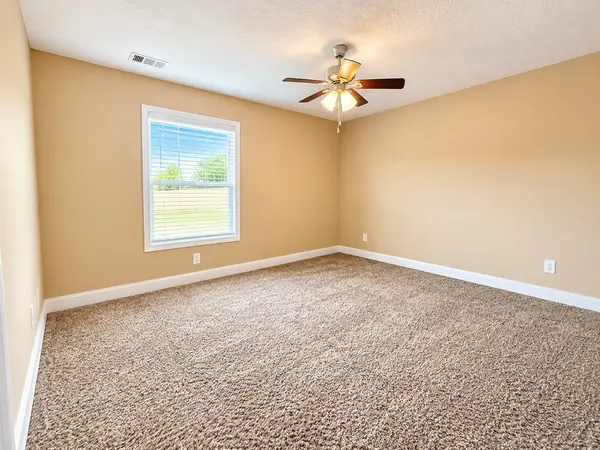 1875 Camelot Dr, Clarksville, TN 37040