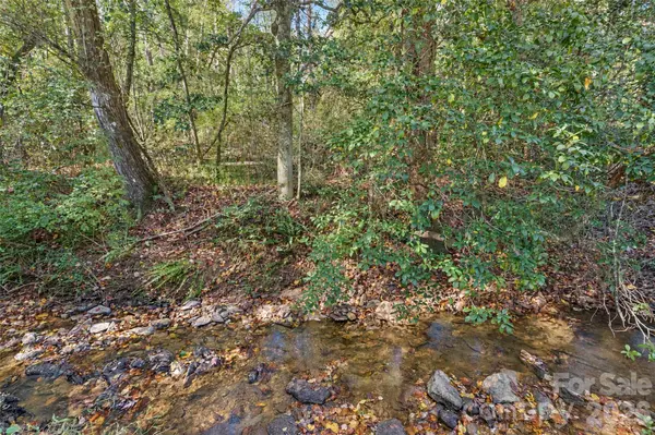 4409 Magnolia LN, Hudson, NC 28638