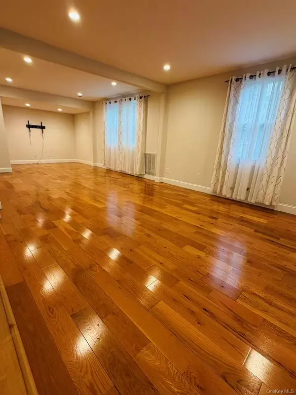 349 N 4th ST, Lindenhurst, NY 11757