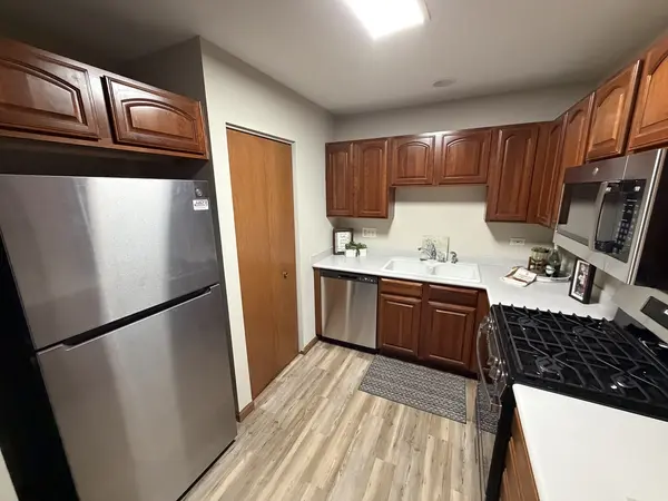 39321 N Melbourne CT, Beach Park, IL 60083