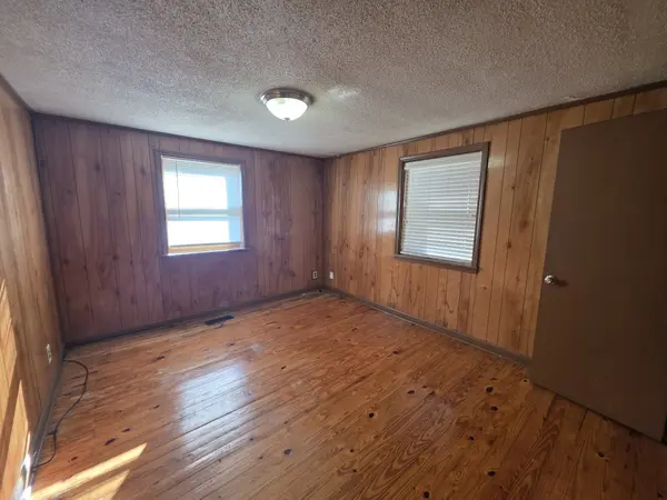 106 Dickerson Ln, Hopkinsville, KY 42240