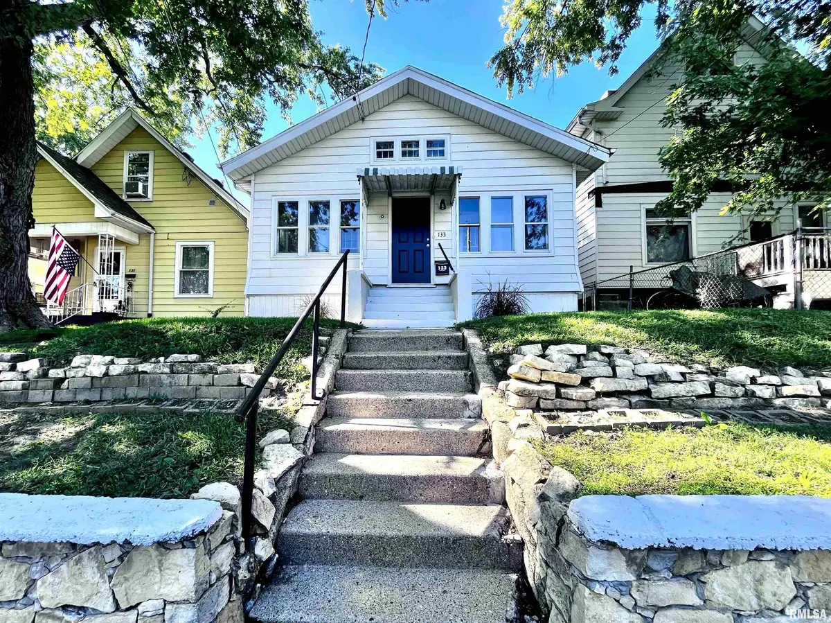 133 NE ROCK ISLAND AVE, Peoria, IL 61603