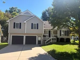 1705 NE Misty LN, Lee's Summit, MO 64086