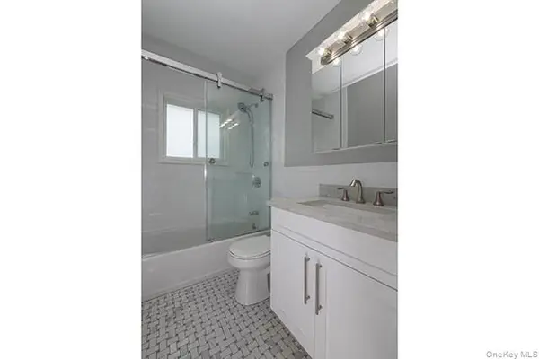 100 Friendly CT #FC98, Babylon, NY 11704