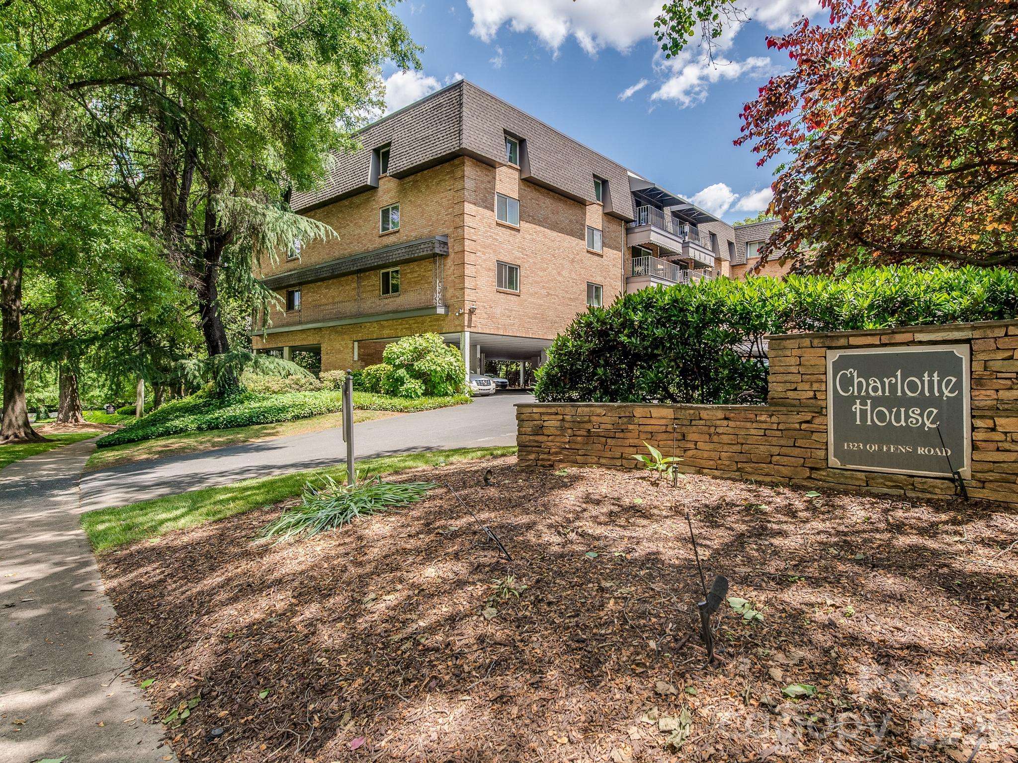 1323 Queens RD #317, Charlotte, NC 28207