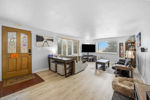 210 N High St, Uniontown, WA 99179