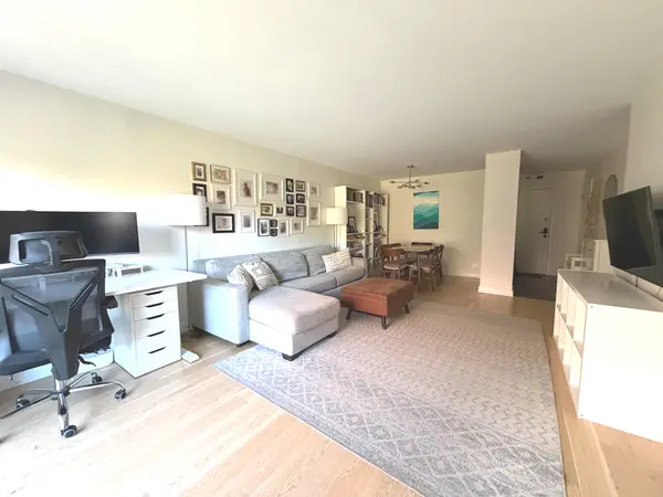 Address not disclosed, Evanston, IL 60201