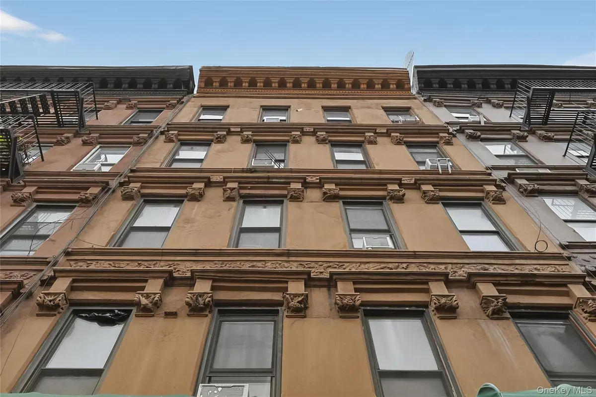 122 East 116th ST, New York (manhattan), NY 10029