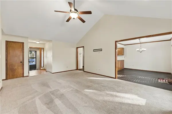 2600 SW Morningside DR, Blue Springs, MO 64015