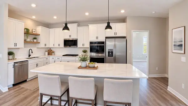 1712 Oak Creek DR, Chaska, MN 55318
