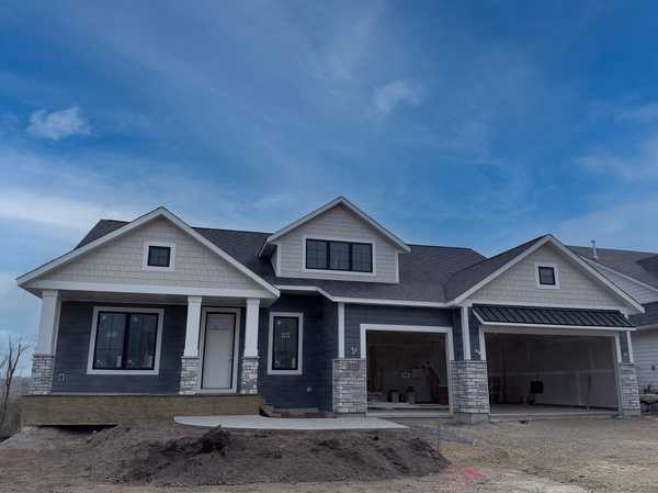 3749 Brookside DR, Chaska, MN 55318