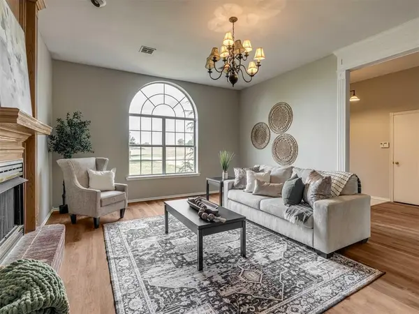 1085 Pioneer RD, Tuttle, OK 73089