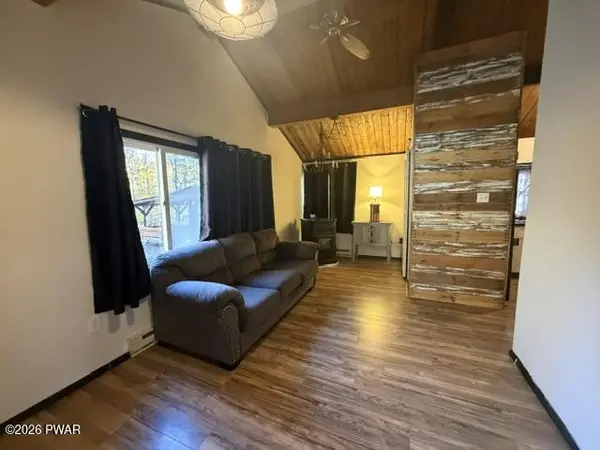 1240 Valley DR, East Stroudsburg, PA 18302