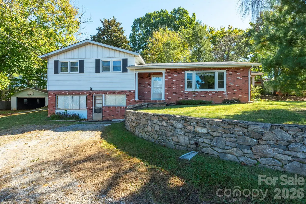 69 Alexander RD, Weaverville, NC 28787