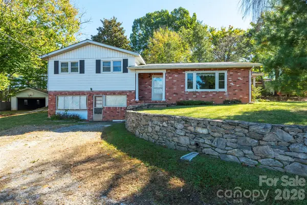 69 Alexander RD, Weaverville, NC 28787