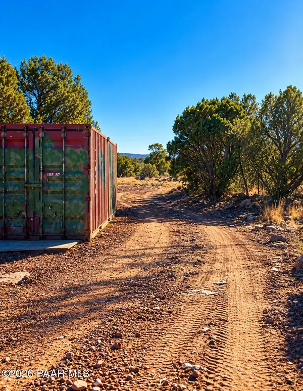 44600 N Shadow Rock TRL, Seligman, AZ 86337