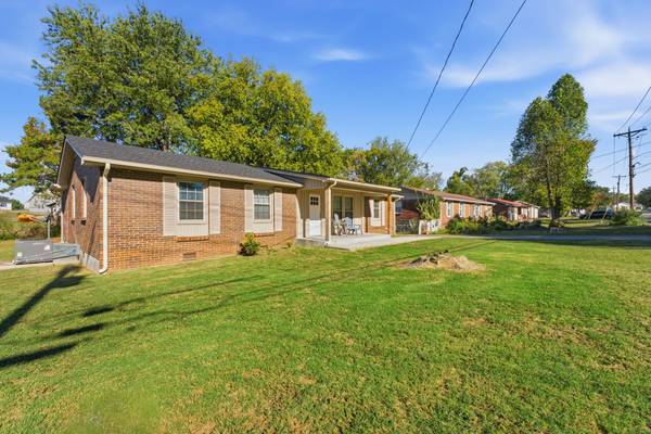 609 Shoma Dr, Shelbyville, TN 37160
