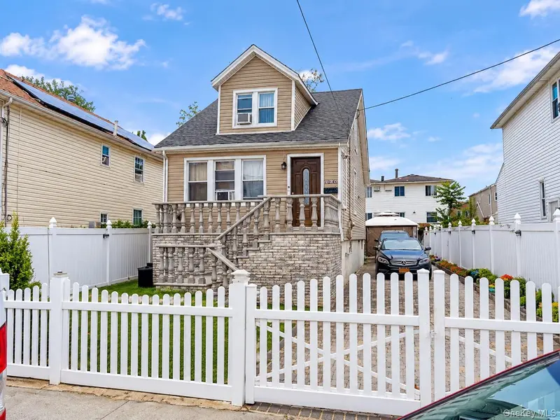 23603 Bentley RD, Rosedale, NY 11422