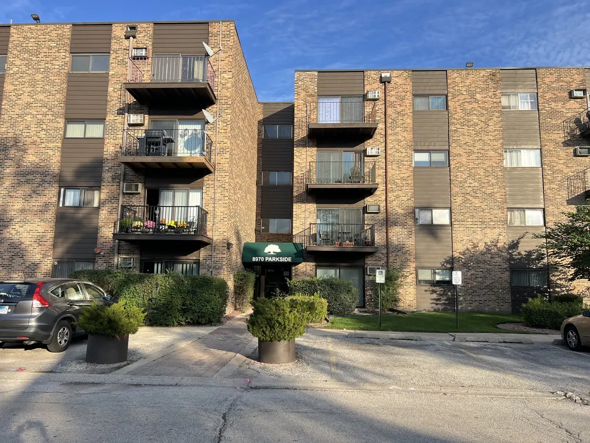 8970 N Parkside AVE #416, Des Plaines, IL 60016