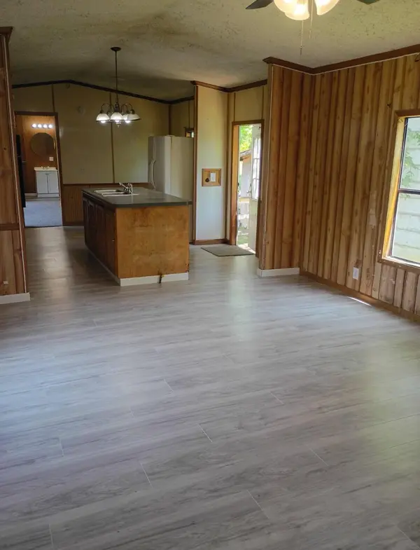 1 Pedita Dr, Fayetteville, TN 37334