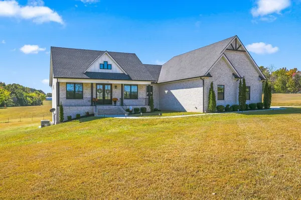 930 Steele Rd, Charlotte, TN 37036