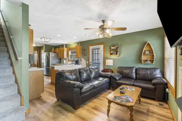 362 Mohican LN, Lampe, MO 65681