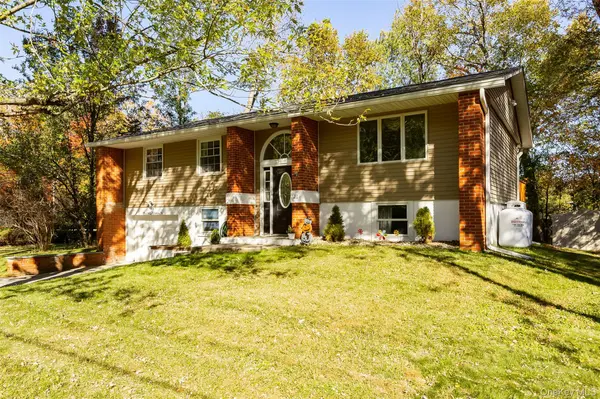 21 Vincent RD, Poughkeepsie, NY 12603