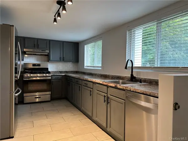 5 Carl PL #2, New Windsor, NY 12553