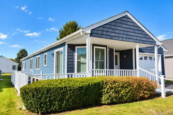 5147 Village CIR, Manorville, NY 11949