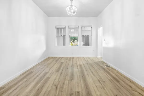 10243 S Avenue M AVE, Chicago, IL 60617