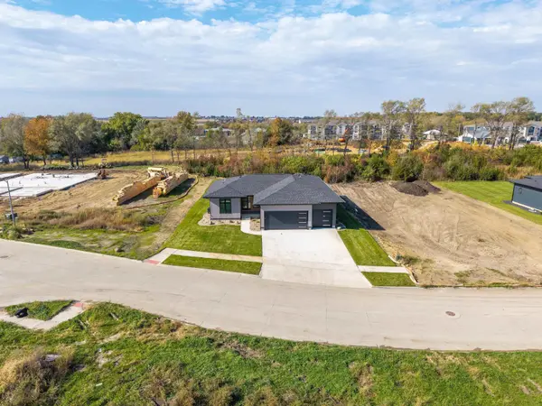 4713 Luke ST, Cedar Falls, IA 50613
