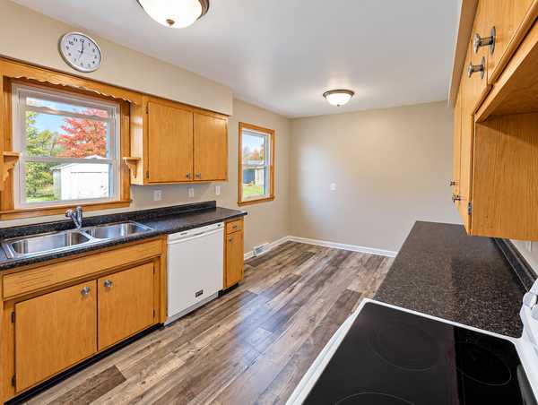 445 Northwoods AVE NE, Hutchinson, MN 55350