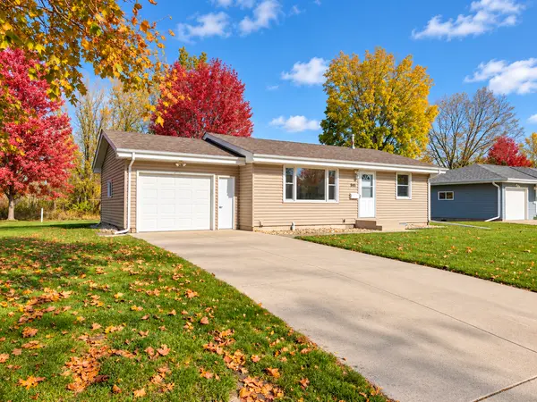 445 Northwoods AVE NE, Hutchinson, MN 55350