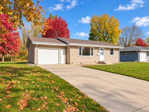 445 Northwoods AVE NE, Hutchinson, MN 55350