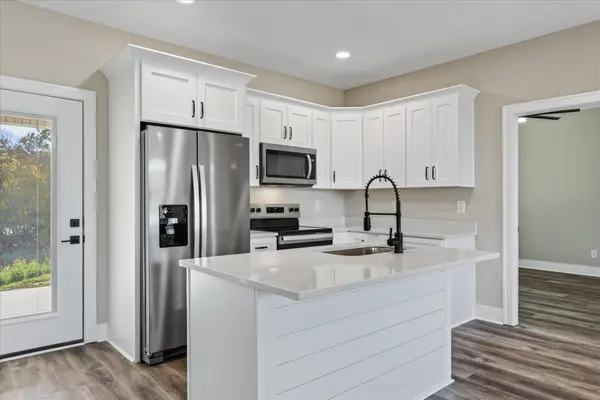 988 Davenport Rd, Cumberland City, TN 37050