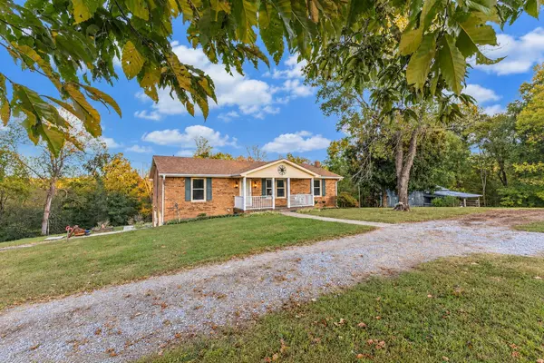995 Wayne F Mill Road, Dickson, TN 37055